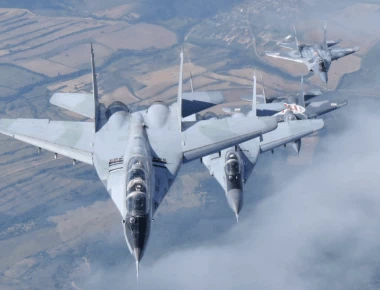 Τα πέντε όπλα που θα πρέπει να φοβάται η Β. Κορέα αν έρθει σε ρήξη με τις ΗΠΑ (βίντεο)